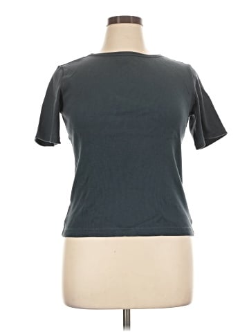 Uniqlo Short Sleeve T-Shirt (view 1)