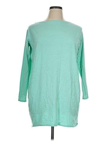 Lululemon Athletica 3/4 Sleeve T-Shirt (view 1)
