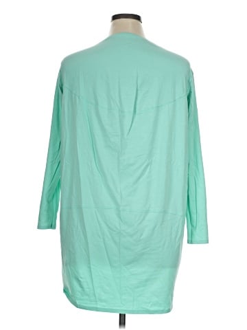 Lululemon Athletica 3/4 Sleeve T-Shirt (view 2)