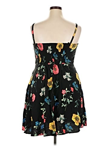 Old Navy Casual Dress (view 2)