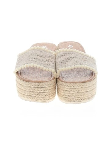 Unbranded Wedges (view 2)