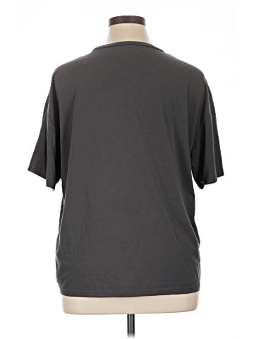 Shein Short Sleeve T-Shirt (view 2)