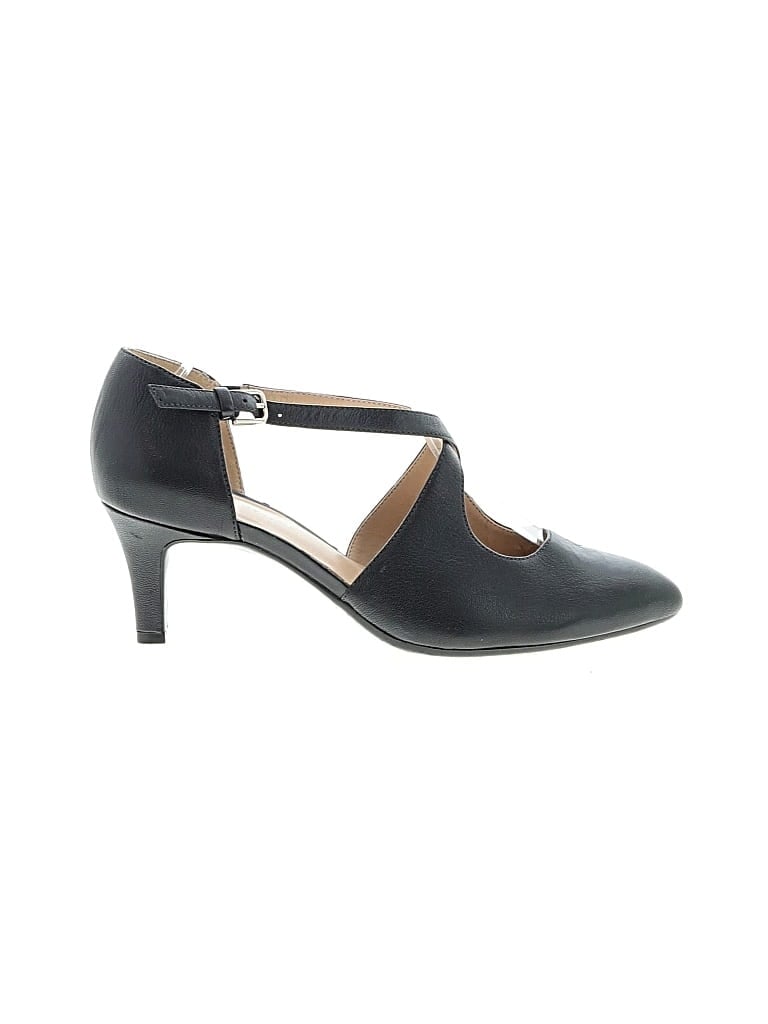 Pre-owned Naturalizer Heels In Black