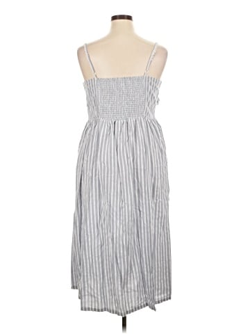 Old Navy Casual Dress (view 2)