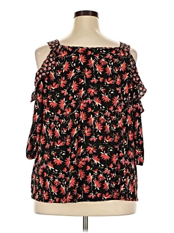 Maurices 3/4 Sleeve T-Shirt (view 2)