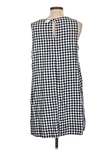 Old Navy Casual Dress (view 2)