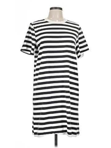 Old Navy Casual Dress (view 1)