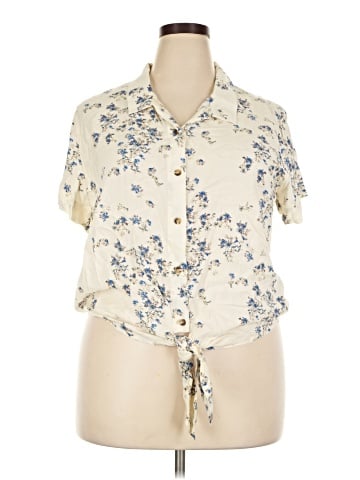No Boundaries Short Sleeve Blouse (view 1)