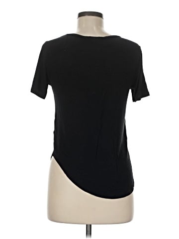Charlotte Russe Short Sleeve T-Shirt (view 2)