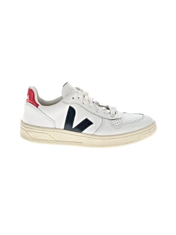 VEJA Sneakers (view 1)