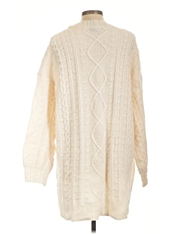 American Eagle Outfitters Pullover Sweater (view 2)