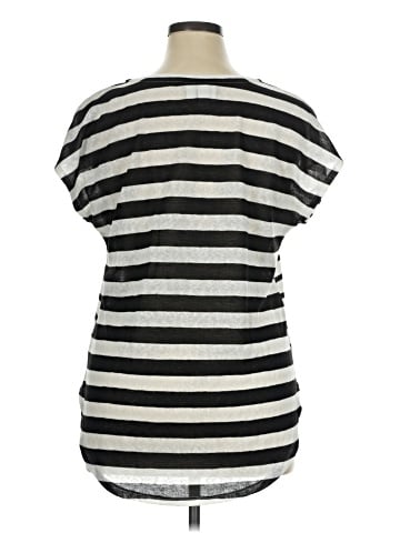 Ava & Viv Short Sleeve Top (view 2)