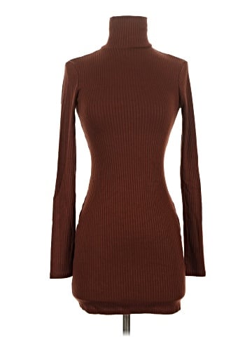 Urban Outfitters Casual Dress (view 1)