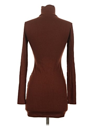 Urban Outfitters Casual Dress (view 2)