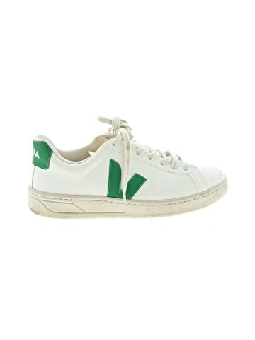 VEJA Sneakers (view 1)