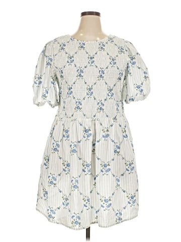 Old Navy Casual Dress (view 1)