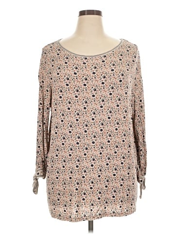 Max Studio 3/4 Sleeve T-Shirt (view 1)