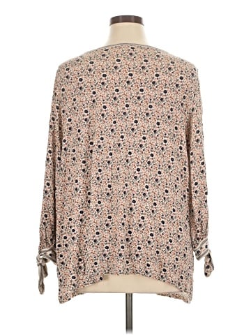 Max Studio 3/4 Sleeve T-Shirt (view 2)