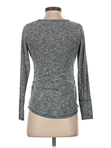 Liz Lange Maternity Long Sleeve T-Shirt (view 2)