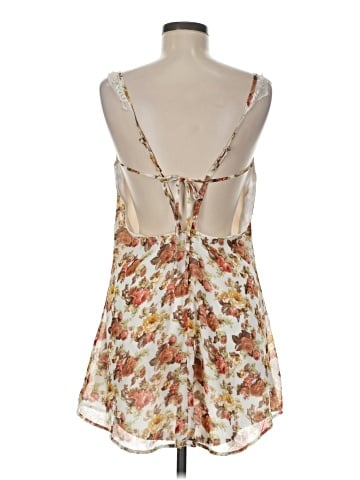 TOBI Sleeveless Blouse (view 2)
