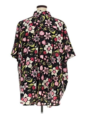 Maggie Barnes Short Sleeve Button-Down Shirt (view 2)