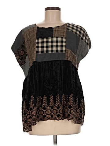 Ivy Jane Short Sleeve Blouse (view 1)