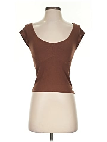 Vuori Sleeveless T-Shirt (view 1)