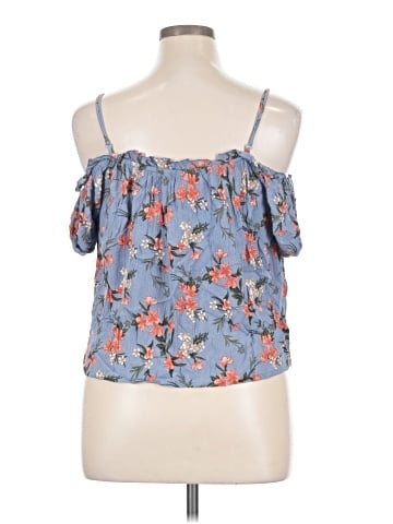 American Eagle Outfitters Sleeveless Blouse (view 2)
