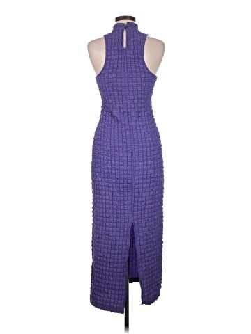Urban Outfitters Casual Dress (view 2)