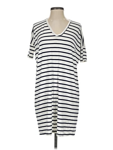Amour Vert Casual Dress (view 1)