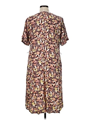 Ava & Viv Casual Dress (view 2)