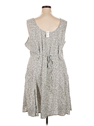 Old Navy Casual Dress (view 2)