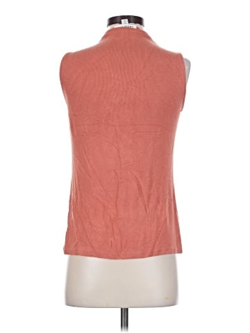 Amour Vert Sleeveless Blouse (view 2)