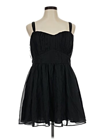 Abercrombie & Fitch Cocktail Dress (view 1)