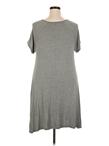 Old Navy Casual Dress (view 2)