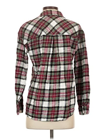 Maurices Long Sleeve Button-Down Shirt (view 2)