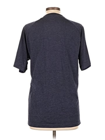Uniqlo Short Sleeve T-Shirt (view 2)