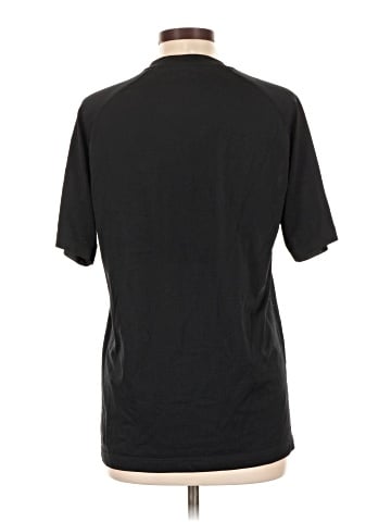 Uniqlo Short Sleeve T-Shirt (view 2)