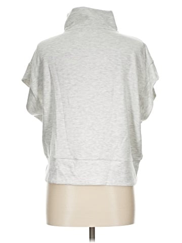 Danskin Short Sleeve Top (view 2)