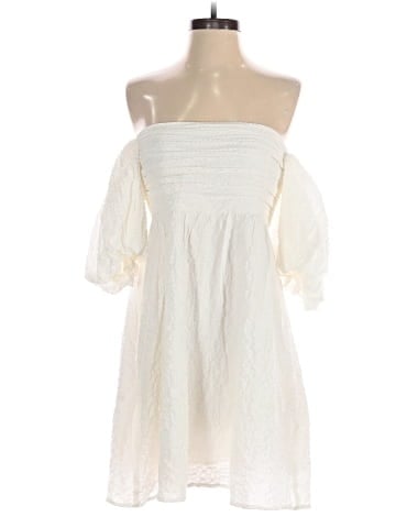 Abercrombie & Fitch Cocktail Dress (view 1)