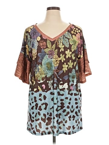 Lily by Firmiana Short Sleeve T-Shirt (view 1)