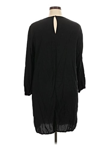 Old Navy Casual Dress (view 2)