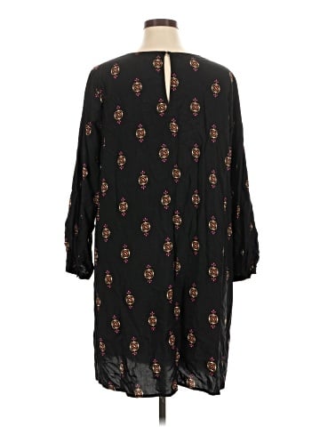 Old Navy Casual Dress (view 2)