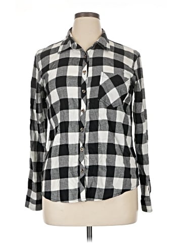Maurices Long Sleeve Button-Down Shirt (view 1)