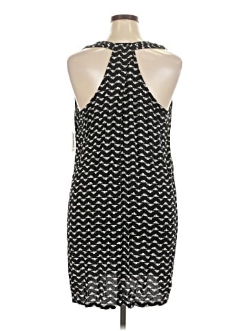 Old Navy Casual Dress (view 2)