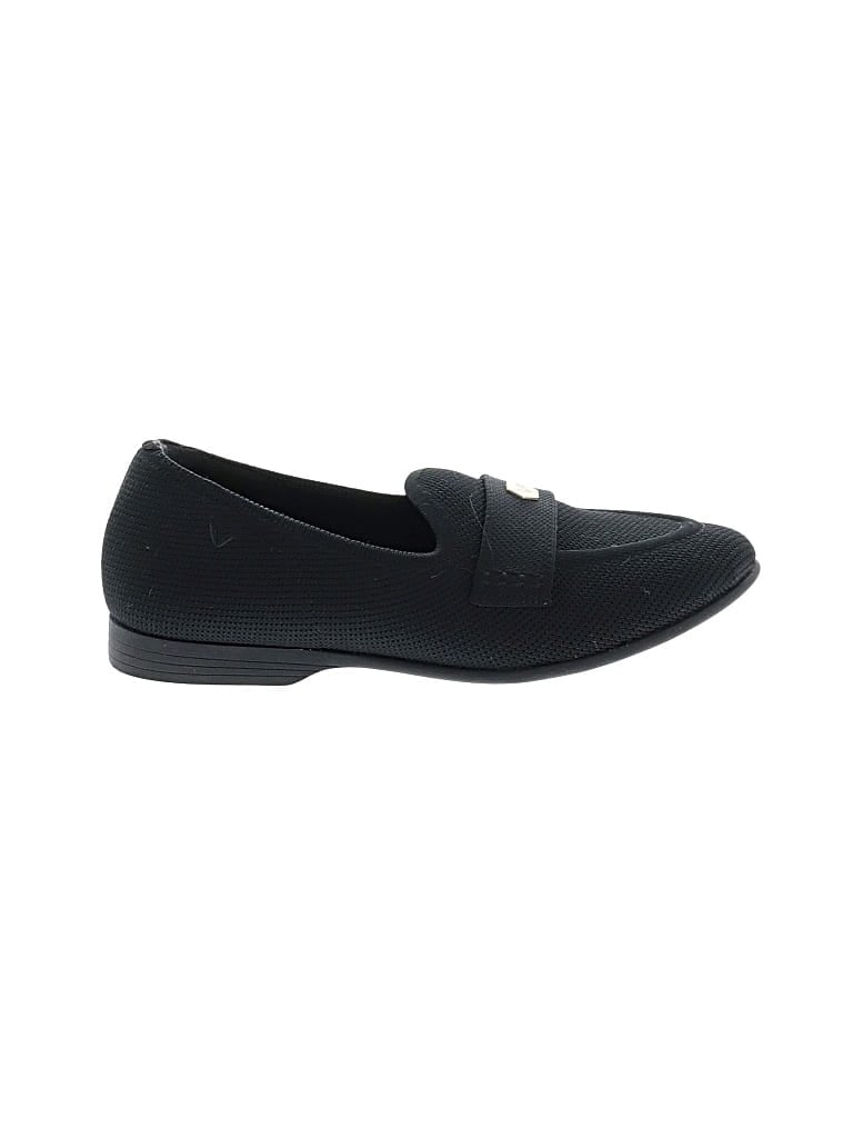 Pre-owned Vivaia Flats In Black