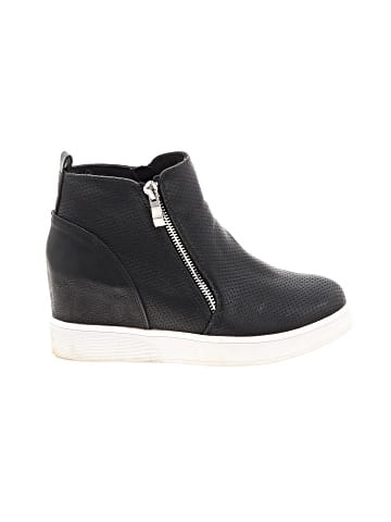 Journee Collection Ankle Boots (view 1)