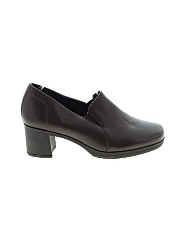 Munro American Heels (view 1)