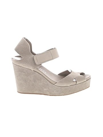 Pedro Garcia Wedges (view 1)