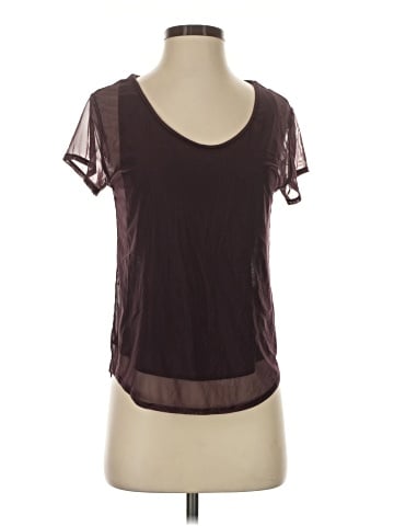 Lululemon Athletica Short Sleeve T-Shirt (view 1)